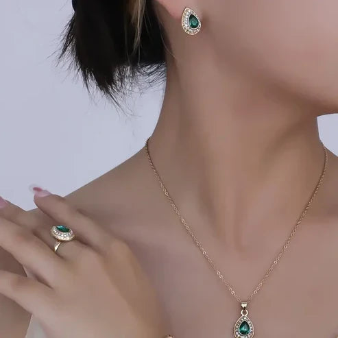 Noémie Glastra Jewelry Set
