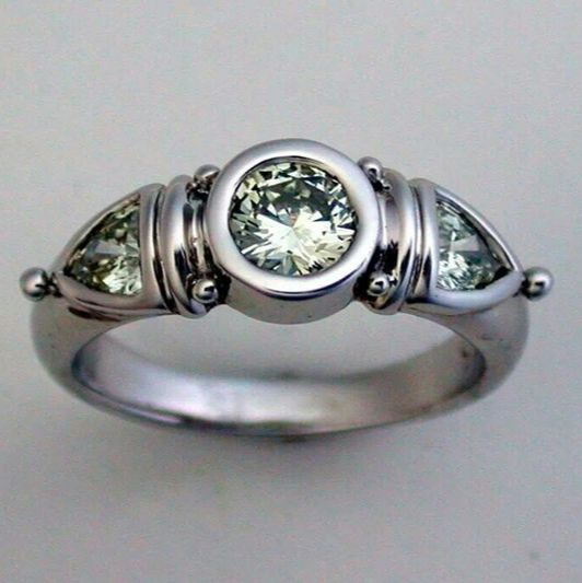 Ring with Green Crystal in Vintage Silver
