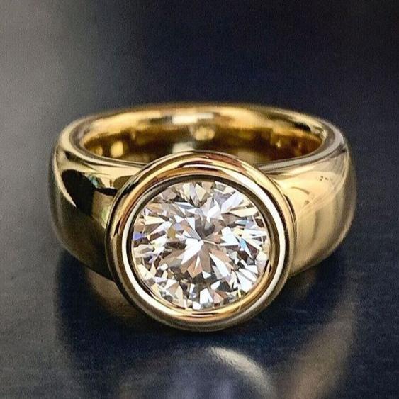 Ring Made of Forged Gold with Vintage Zirconias