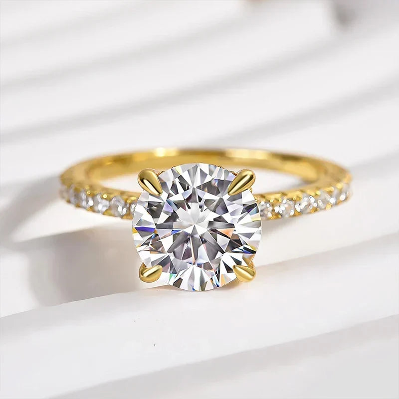 Round Cut Halo Engagement Ring