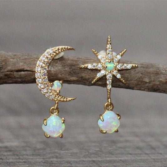 Offer: Moon and Star Earrings Made of Gold and Opal