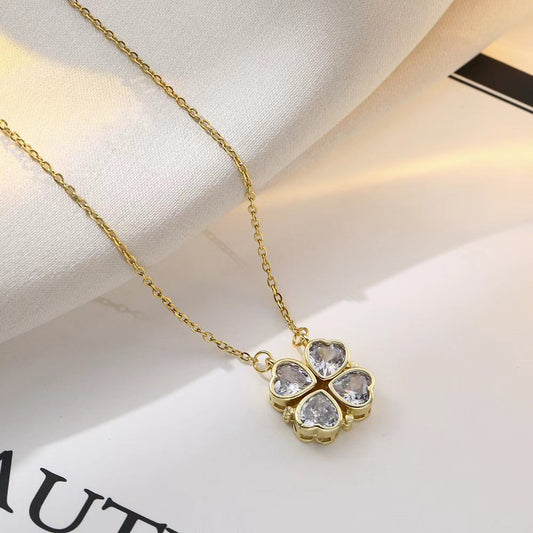 Dainty Clover Necklace in Silver with a Timeless Design