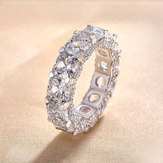 Luxurious Cushion Cut Wedding Ring For Women
